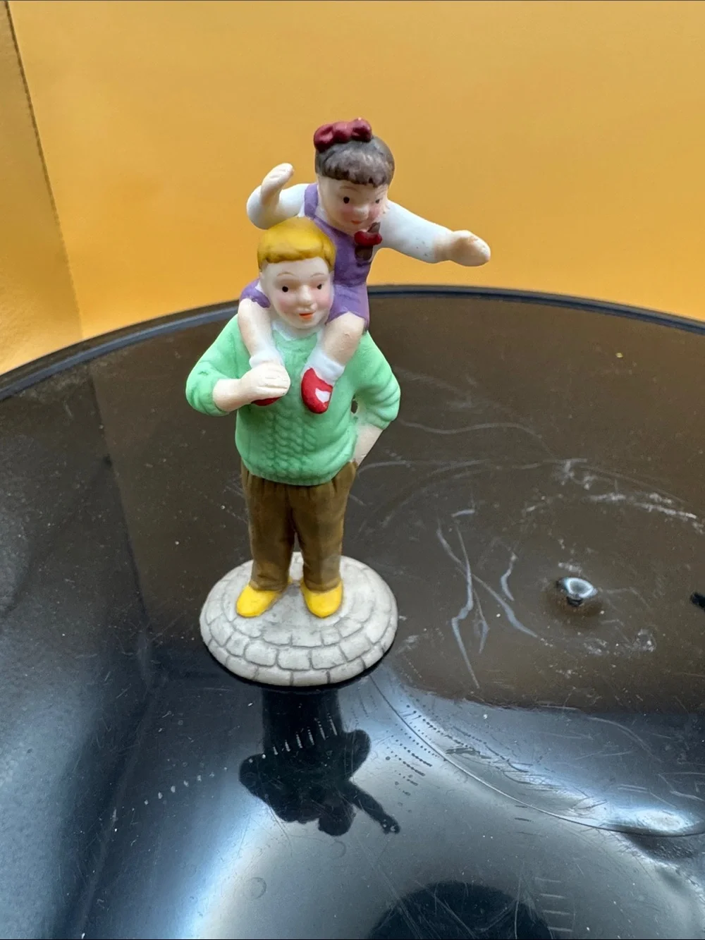 Department 56/Disney Parks Village Series Disney Park Family-Mint In Box - Picture 2 of 10
